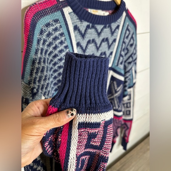 Vintage London Fog Sweater – Made in USA – Size M – Bold Geometric Knit - Picture 2 of 5